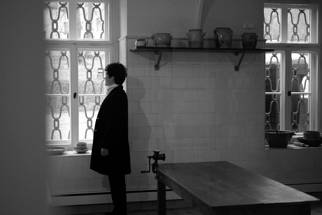 Jonas Kim Tenor from Korea photo by: mikehillebrand.com