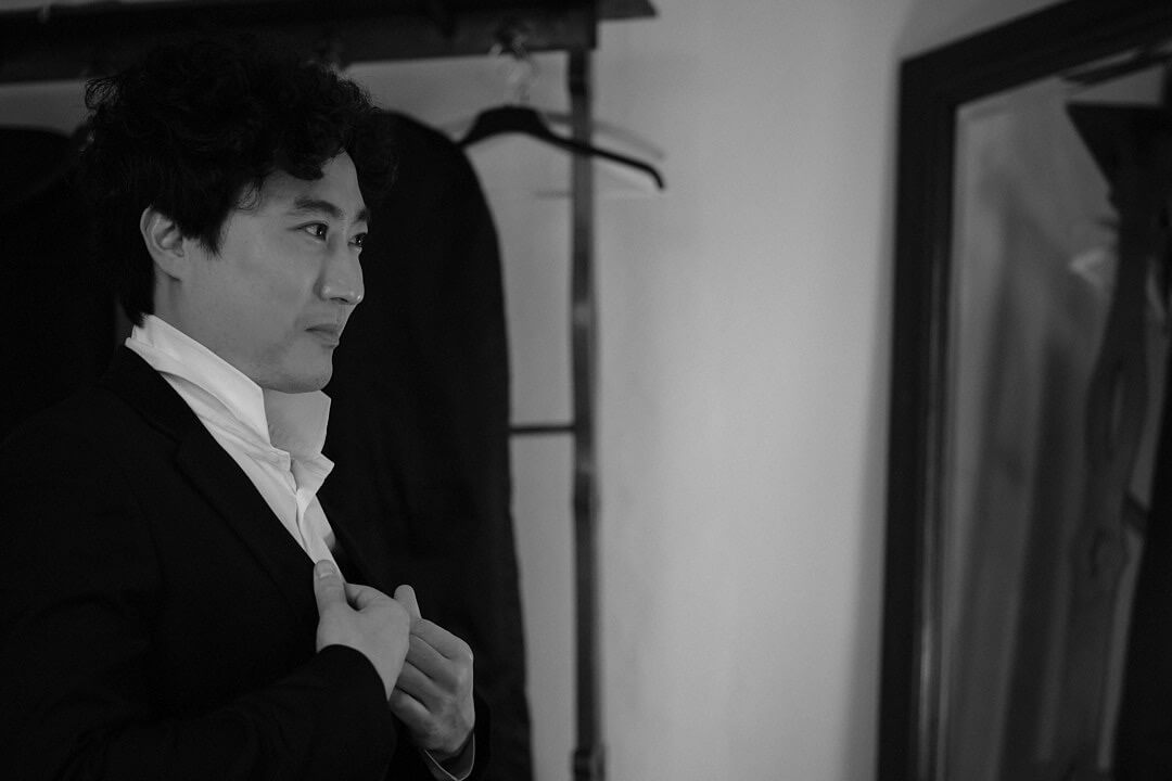 Jonas Kim Tenor from Korea photo by: mikehillebrand.com